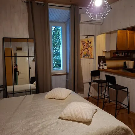 Apartment Ella *